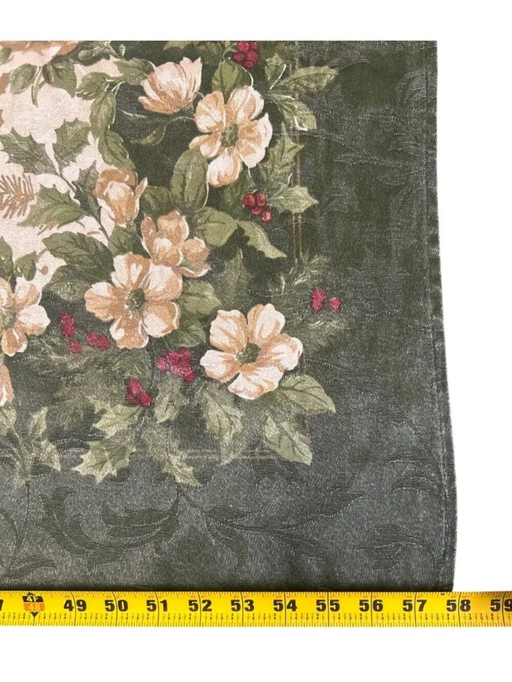 Vtg Christmas Magnolia Holly Tablecloth Rectangular 58